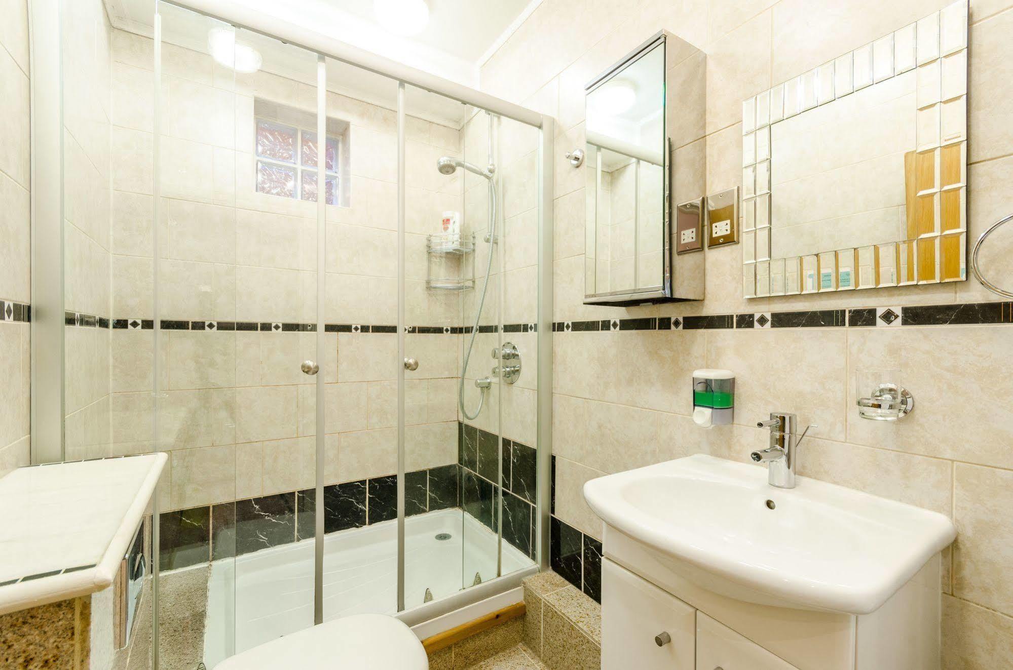 Milestone Apartments لندن المظهر الخارجي الصورة
